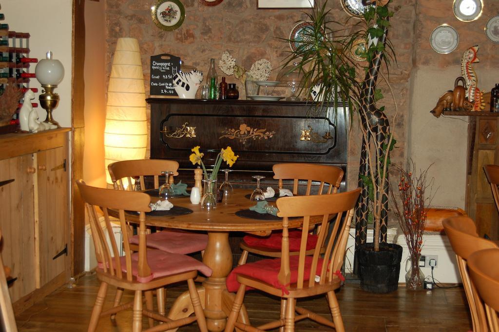 The Mitre Inn Witheridge Екстериор снимка
