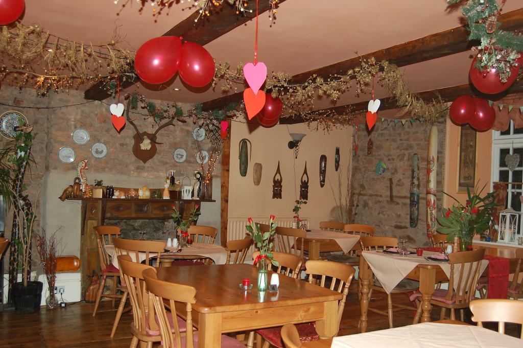 The Mitre Inn Witheridge Екстериор снимка