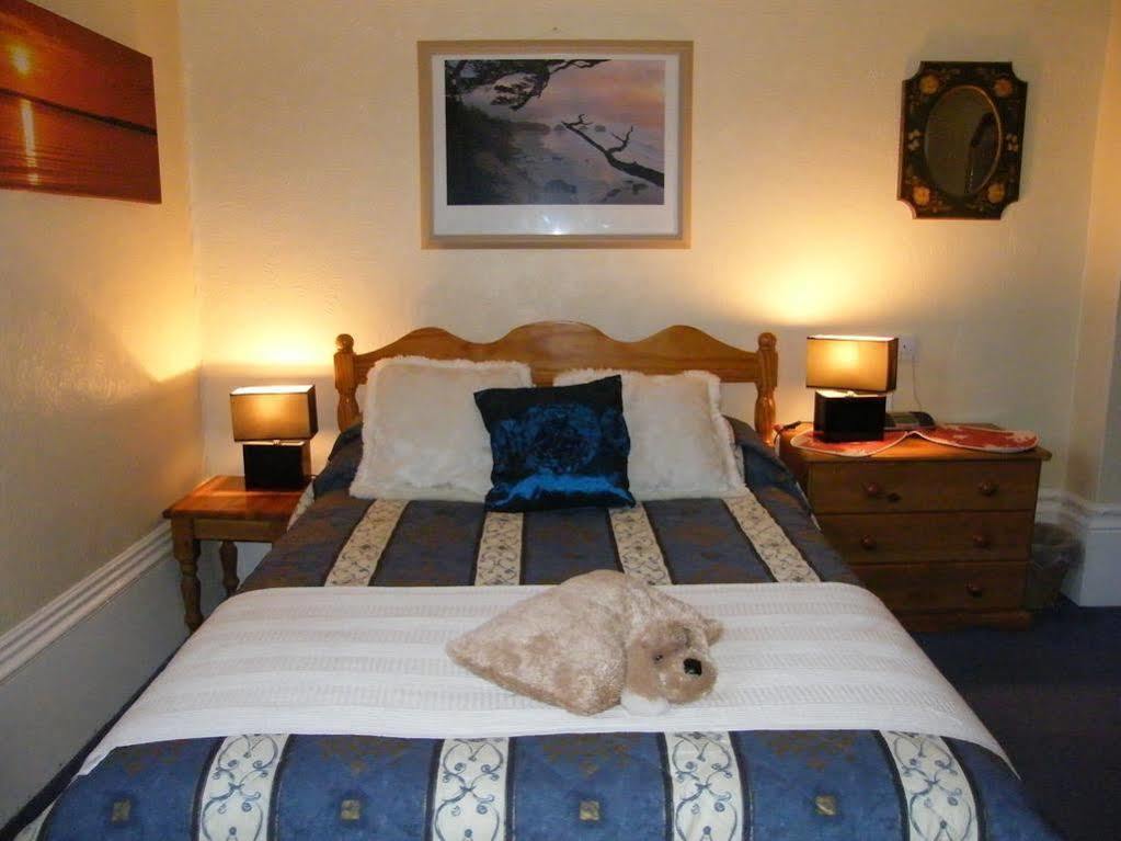 The Mitre Inn Witheridge Екстериор снимка