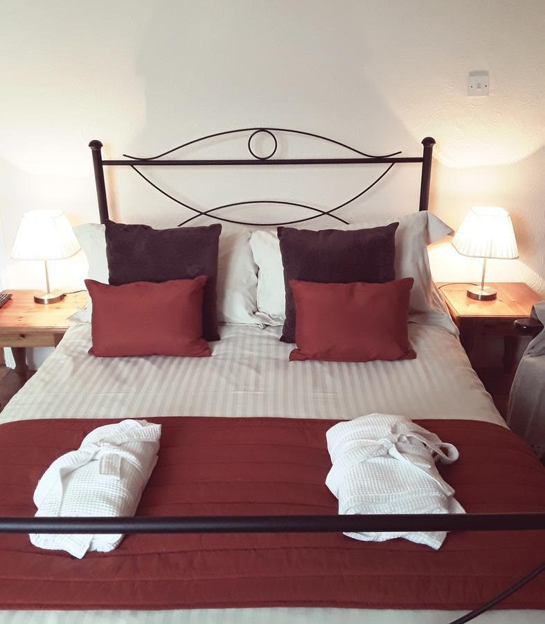 The Mitre Inn Witheridge Екстериор снимка